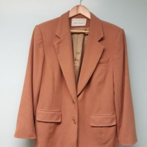 Blazer 2 button closure